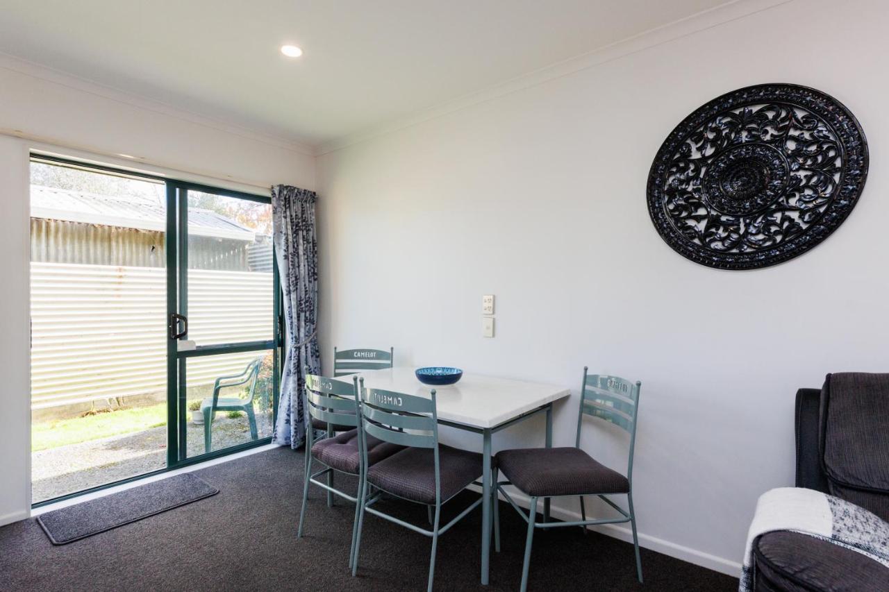 Camelot Motor Lodge And Conference Centre Palmerston North Exterior foto