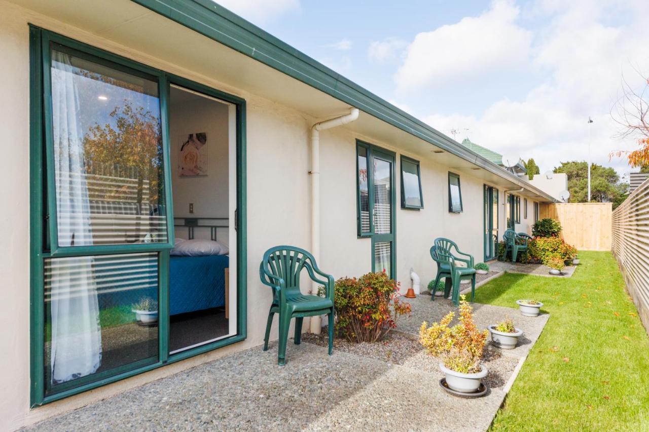 Camelot Motor Lodge And Conference Centre Palmerston North Exterior foto