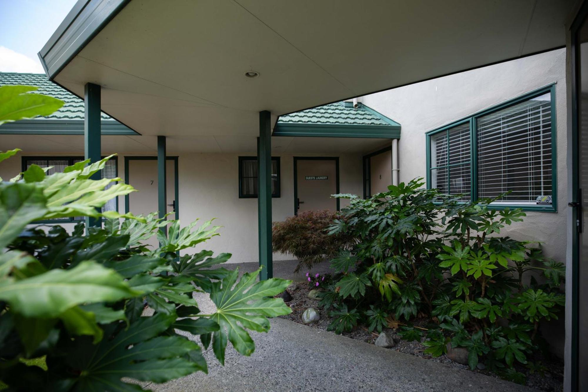 Camelot Motor Lodge And Conference Centre Palmerston North Exterior foto