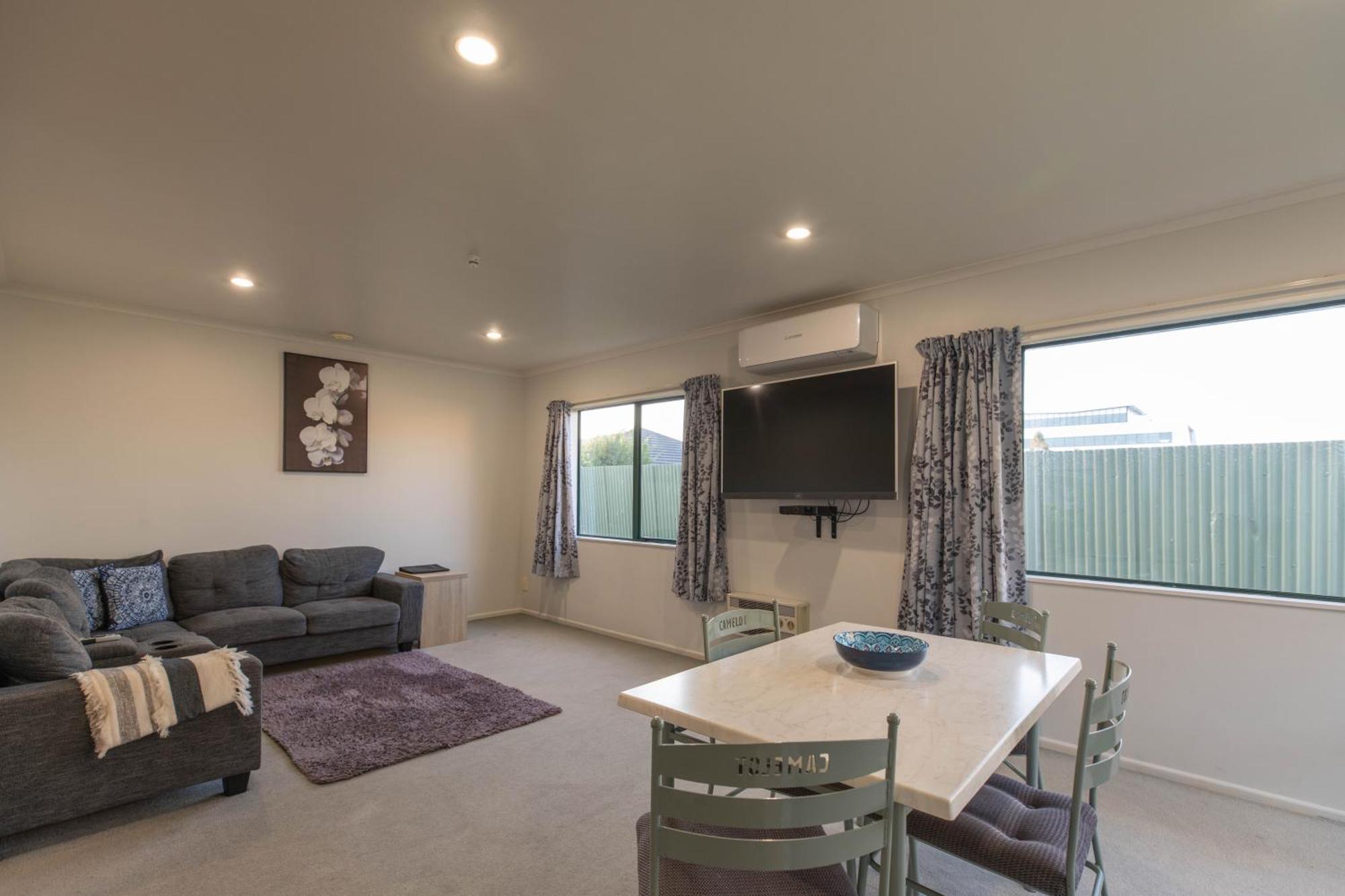 Camelot Motor Lodge And Conference Centre Palmerston North Exterior foto